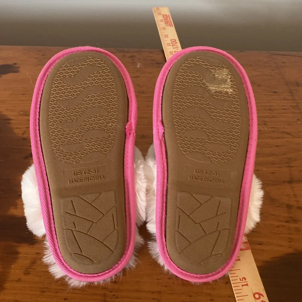 Girls size 2-3 slip on Juicy Couture JJK Sonara slip on slippers fuzzy cozy